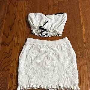 White Knit Two-Piece Set – Tube Top + Mini Skirt – Ruffle Trim – Textured Floral
